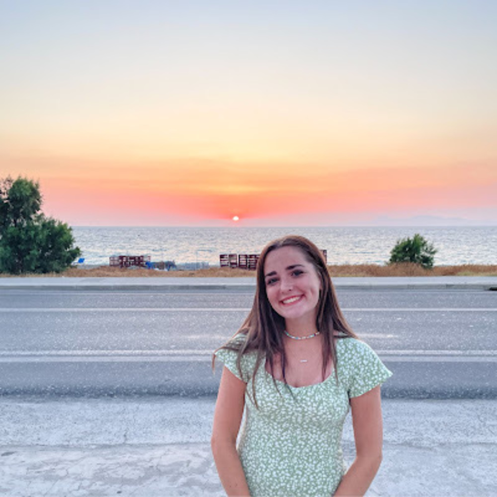 Meet your Posher, Izzie